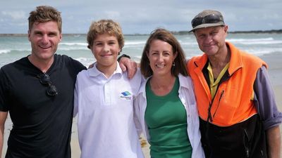 How Warrnambool locals saved the life of surfer Garry Druitt after heart attack in the ocean
