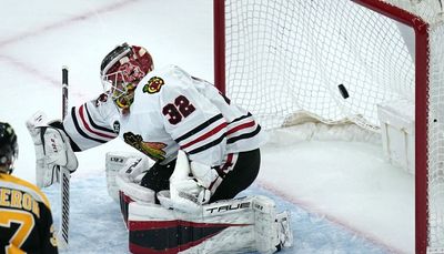 Blackhawks’ comeback negated by late goal in loss to Bruins