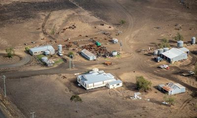 Parts of Australia suffer drought and low rainfall as La Niña and climate change create weather extremes