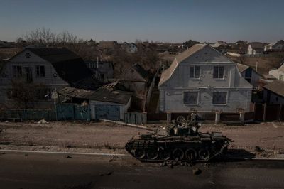 Live updates: Airstrikes hit Dnipro as Russia pushes to Kyiv
