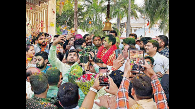 Noida hands Pankaj Singh 70% vote share