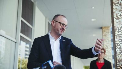 ACT to consider health advice around scrapping close contact rules