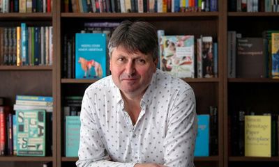 Poet laureate Simon Armitage writes Ukraine war poem Resistance