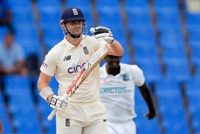 Debutant Alex Lees falls cheaply for second time as England begin building lead