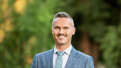 Former mayor who misled community grants program still sitting on Melbourne council