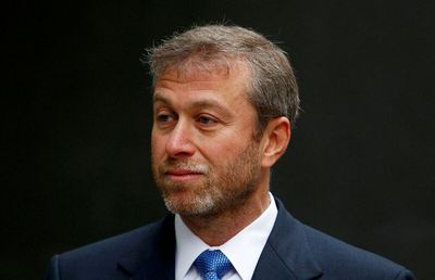 Portuguese officers detain rabbi, say he helped Russian billionaire