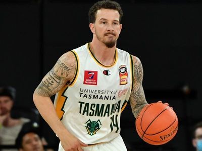 JackJumpers ease past Taipans in NBL