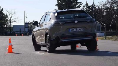 See How Honda HR-V Handles The Moose Test