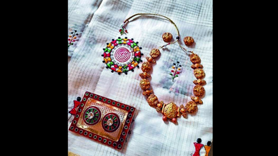 Karnataka: NGO promotes jewellery made of cow dung
