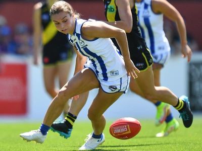 Riddell sets AFLW record as Kangaroos fire