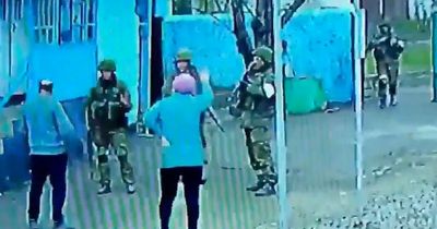 'Brave' elderly couple confront armed Russian soldiers entering their Ukrainian home