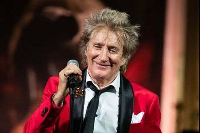 Rod Stewart repairs potholes outside home because can’t use Ferrari