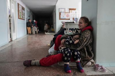 AP video shows tank and sniper fire in besieged Mariupol
