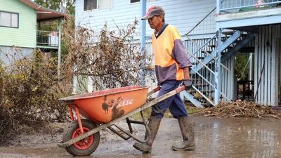 Cabbage Tree Island's Indigenous community displaced by NSW floods 'left out' of government's response