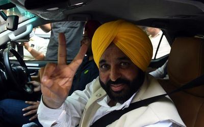 Riding on AAP’s wave, Mann gets edge over Channi