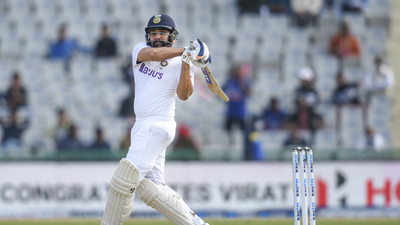 India vs Sri Lanka, 2nd Test: Rohit Sharma's six leaves spectator with fractured nose