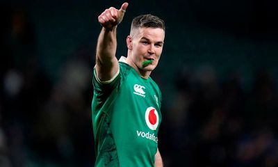 Sexton on fringes as long goodbye begins with final Twickenham win