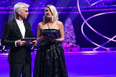 Holly Willoughby forced to miss Dancing on Ice as she tests positive for Covid