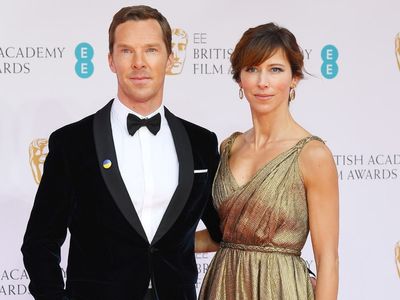 Benedict Cumberbatch shows support for Ukraine on Baftas red carpet