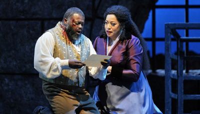 Lyric Opera’s straightforward approach to ‘Tosca’ serves the love story well