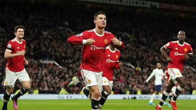 Imperious Ronaldo leads all-time scoring chart after hat-trick for United