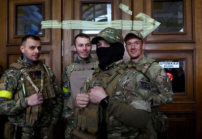 Explainer-Is it legal for foreigners to fight for Ukraine?