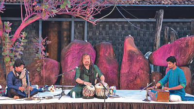 Potpourri of tabla, santoor, Kathak & vocal on Day 2 of Hriday Drishyam