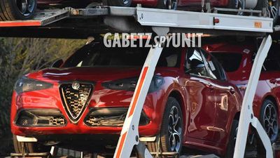 2023 Alfa Romeo Stelvio Estrema Spied Hiding Updated Lights