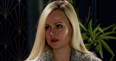 Corrie's Tina O'Brien owns up to 'Ovengate' blunder as real-life gaffe appears in show