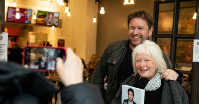 Top spud James Martin meets with Renfrewshire shoppers and poses for selfies