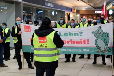German airport strike causes flight cancellations, delays