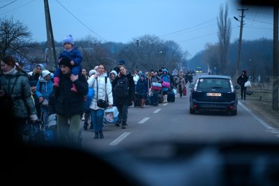 Lviv: As refugees flee, a city mobilises for war