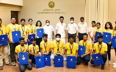 Tamil Nadu Chief Minister hands over incentives to youth who won in national-level competition