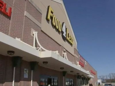 Three-year-old boy accidentally shoots and kills his mother in Chicago grocery store parking lot