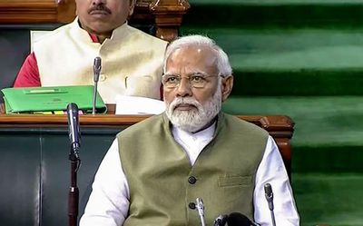 Prime Minister Narendra Modi gets a rousing welcome in LS