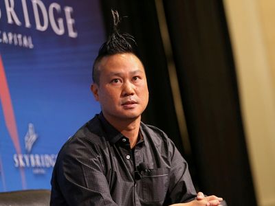 Singer Jewel pleaded for Zappos CEO Tony Hsieh to seek mental health help prior to his death in a house fire