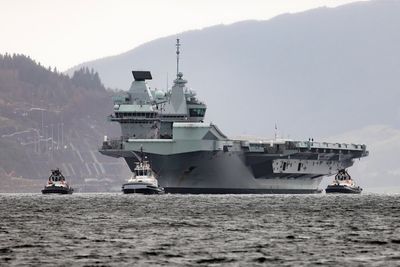 Aircraft carrier HMS Queen Elizabeth returns to Firth of Clyde