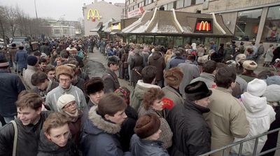 Once a Powerful Symbol in Russia, McDonald’s Withdraws