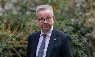 Labour calls UK’s homes for Ukraine plan a ‘DIY asylum scheme’
