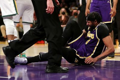 Anthony Davis ‘optimistic’ he will return soon for Lakers