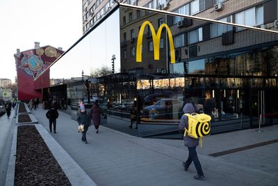 Russian McDonald’s fan chains himself to restaurant ‘to stop it closing’