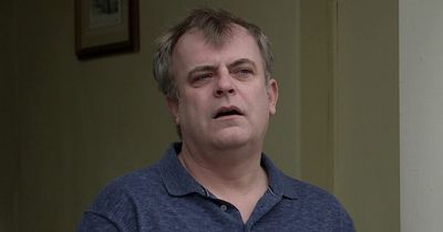 Corrie fans stunned by link between Steve McDonald and Laura's private investigator