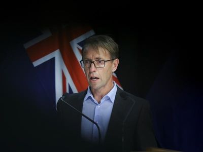 Auckland past virus peak, NZ top doc says
