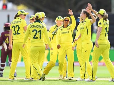 Aussies wobble but win in World Cup chase
