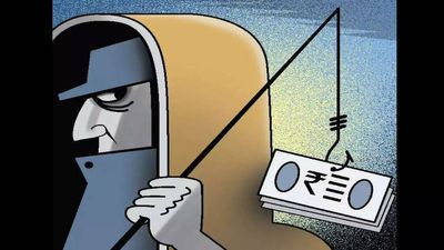 Duo swap card, make purchases worth Rs 16,000