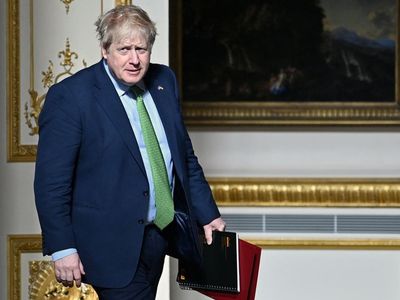 Boris Johnson news – live: 100,000 Britons offer to house Ukrainian refugees, as UK sanctions 370 new Russians