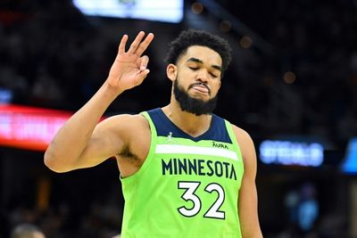 Towns scores season-high 60 points as Wolves maul Spurs in NBA