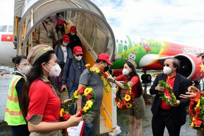 Vietnam welcoming tourists again but quarantine, testing rules unclear