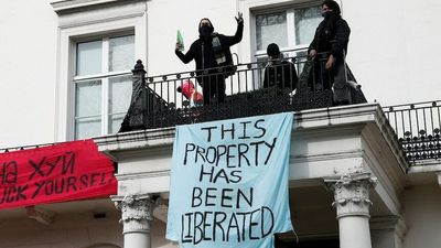 Squatters briefly occupy London mansion linked to Russian oligarch with plans to house Ukranian refugees