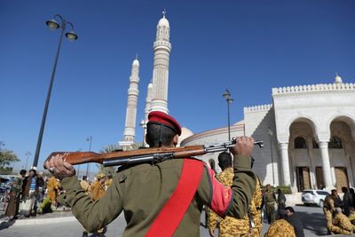 GCC officials consider inviting Yemen Houthis to consultations in Riyadh